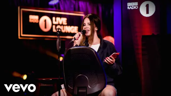 Lana Del Rey – break up with your girlfriend, i'm bored (Ariana Grande cover) [Live @ «BBC Radio 1's Live Lounge»]