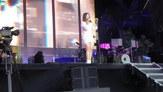 Lana Del Rey – Mariners Apartment Complex (Live @ «Malahide Castle and Gardens»)