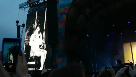 Lana Del Rey – Video Games (Live @ «Malahide Castle and Gardens»)