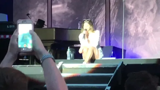 Lana Del Rey – Old Money (Live @ «Malahide Castle and Gardens»)