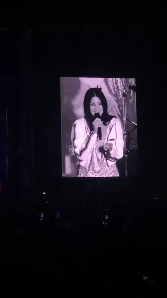 Lana Del Rey – Blue Jeans (Live @ «BUKU Music + Art Project»)