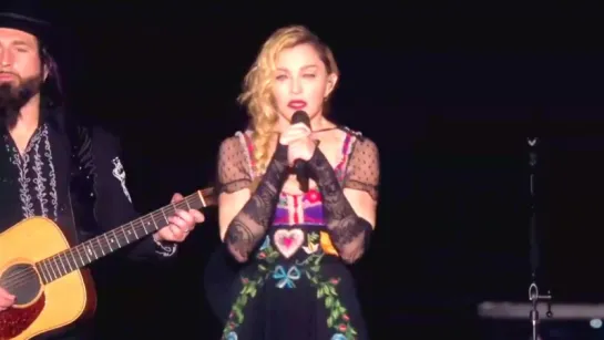 ✔ ОСОБОЕ МНЕНИЕ:  Madonna  расплакалась и за теракта в Париже на концерте в Стокгольме