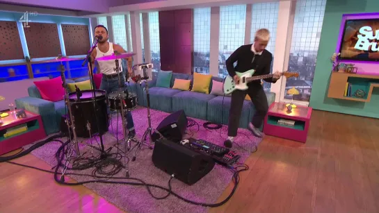 Slaves - One More Day Wont Hurt (Live at Sunday Brunch 2019)