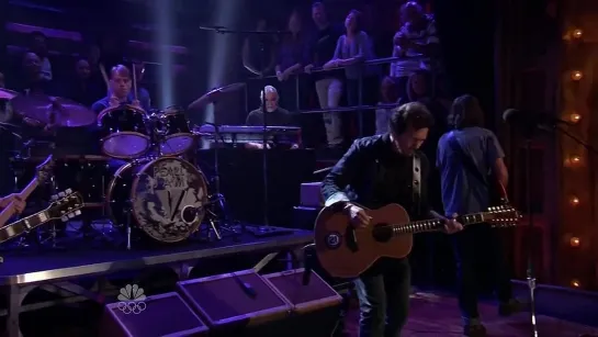 Pearl Jam – Sirens | Late Night with Jimmy Fallon 2013