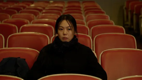 ON THE BEACH AT NIGHT ALONE, 2017 (HONG SANG-SOO)