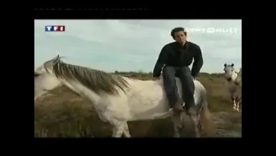 Portrait : L'homme qui fait du cheval debout !