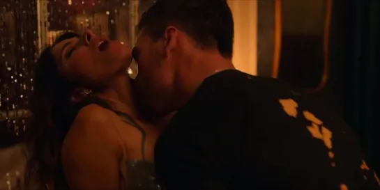 Sarah Shahi - Sex Life (2021) s01e04 (1)