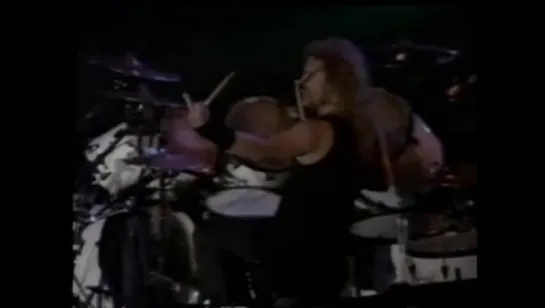 Lars Ulrich and James Hetfield - Drum Solo  Duel (Live at San Diego)