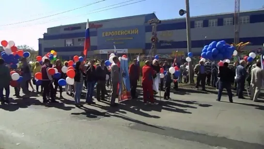 ПОКА ЖДЕМ (своей очереди прохождения в праздничном городском Параде Победы).