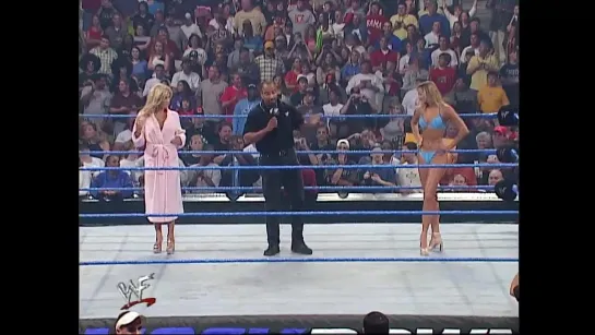 Torrie Wilson vs Stacy Keibler