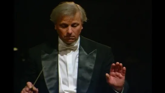 Vladislav Chernushenko: Tchaikovsky, Symphony 5 (St. Petersburg State Orchestra, 1988)