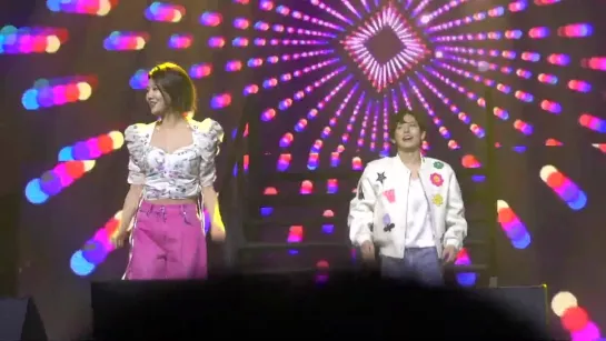 [PERF] Sooyoung & Siwan - ZE:A Medley + SNSD Medley Fancam (230211 Im Siwan Fan Concert)