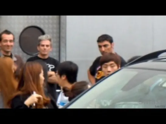 [Fancam] 110609 SNSD leaving after rehearsal