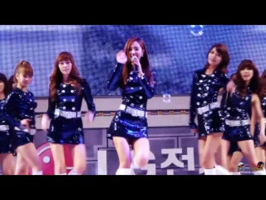 [Fancam] SNSD - Hoot (2011.04.03 LG Cinema 3D Game Festival)