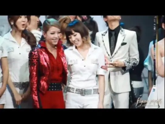 [Fancam] 101231 SNSD Taeyeon and BOA