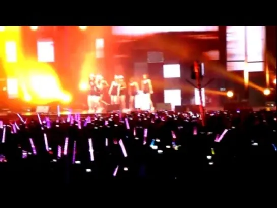 SNSD Run Devil Run@ Korean Pop Night Concert 2010 [FANCAM]