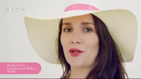 Natalia Oreiro ya tiene su capelina!! avon 2017