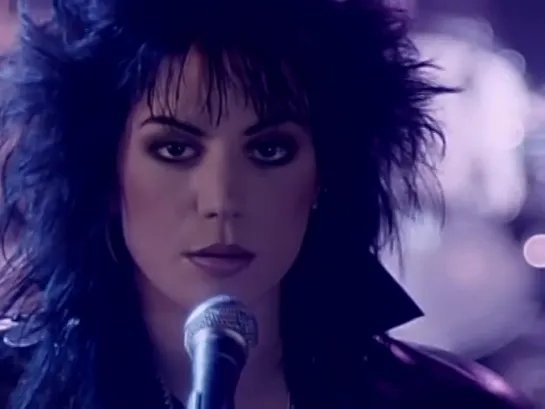 Joan Jett.I Hate Myself For Loving You.