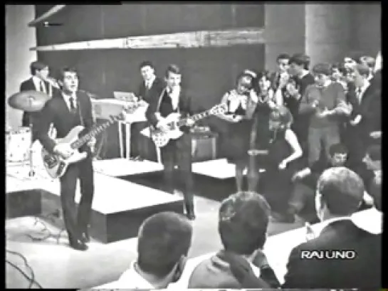 Giovani Giovani - una cover dei Beatles: Ma voglio solo te (I Want To Hold Your Hand) 1964