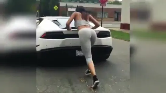 Yovanna Ventura Pushing Lambo