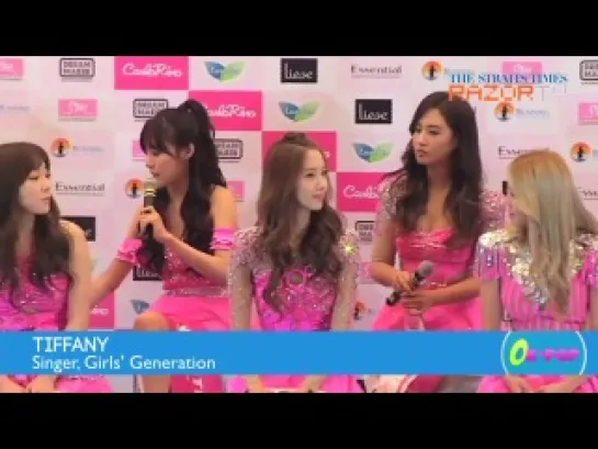 [clip]  SNSD - Press Conference in Singapore (RazorTV/131012)