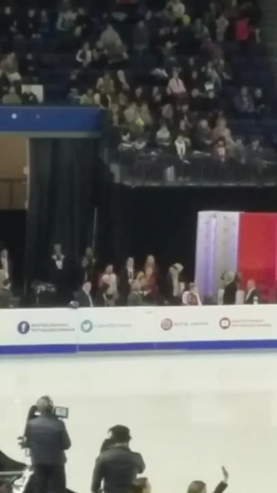 Evgenia Medvedeva SCI Free Skate Intro and Warmup Oct 27, 2018