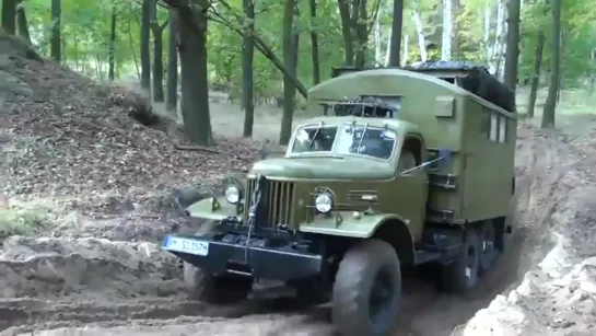 ZIL 157 Bergung durch Ural 375D Militärfahrzeugtreffen Wünsdorf ЗИЛ-157 UAZ469 G