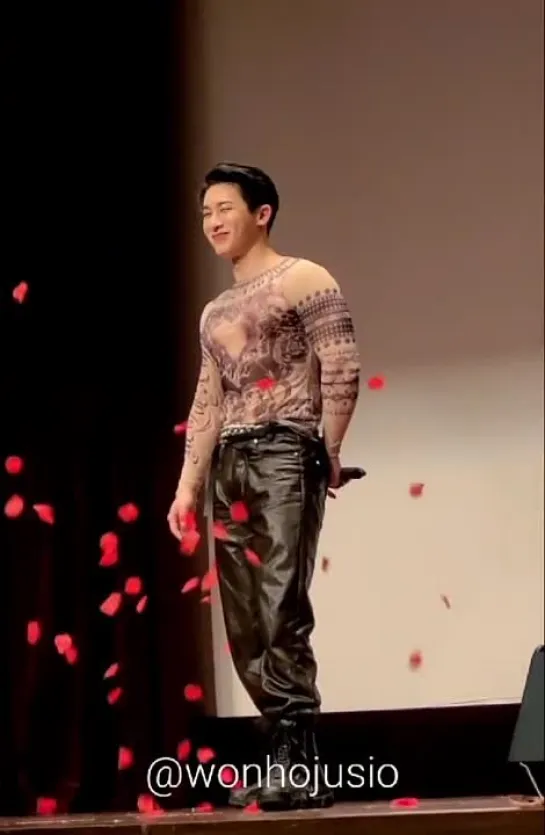 [VK][220217] WONHO fancam @ Ktown4U fansign