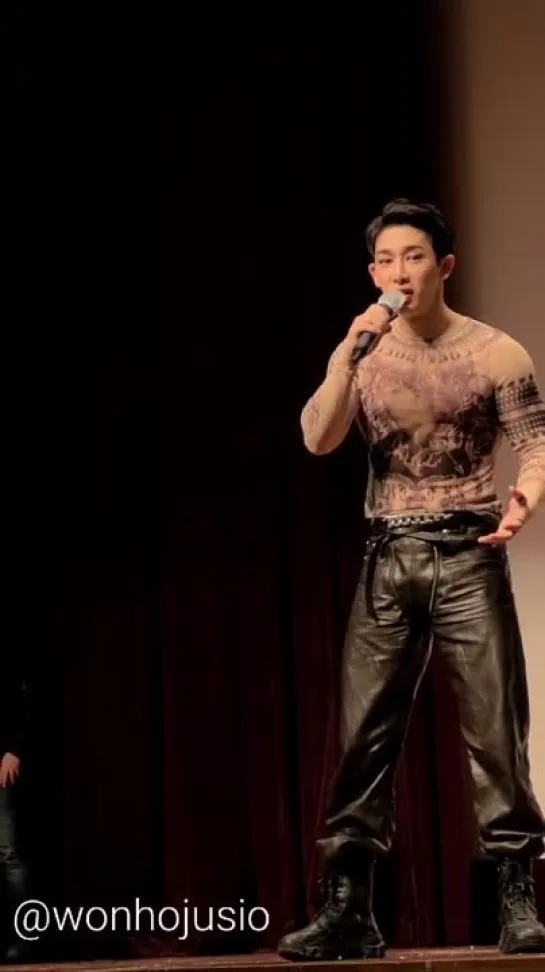 [VK][220217] WONHO fancam @ Ktown4U fansign