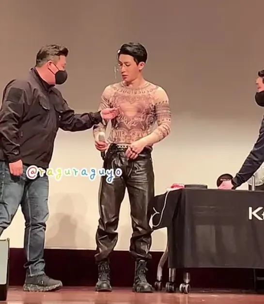 [VK][220217] WONHO fancam @ Ktown4U fansign