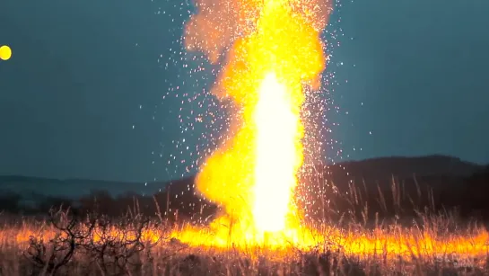 ЧТО БУДЕТ, ЕСЛИ ПОДЖЕЧЬ 10 000 БЕНГАЛЬСКИХ ОГНЕЙ! (720p)