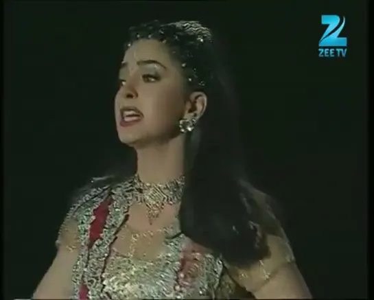 Shah Rukh Khan and Juhi Chawla Performance