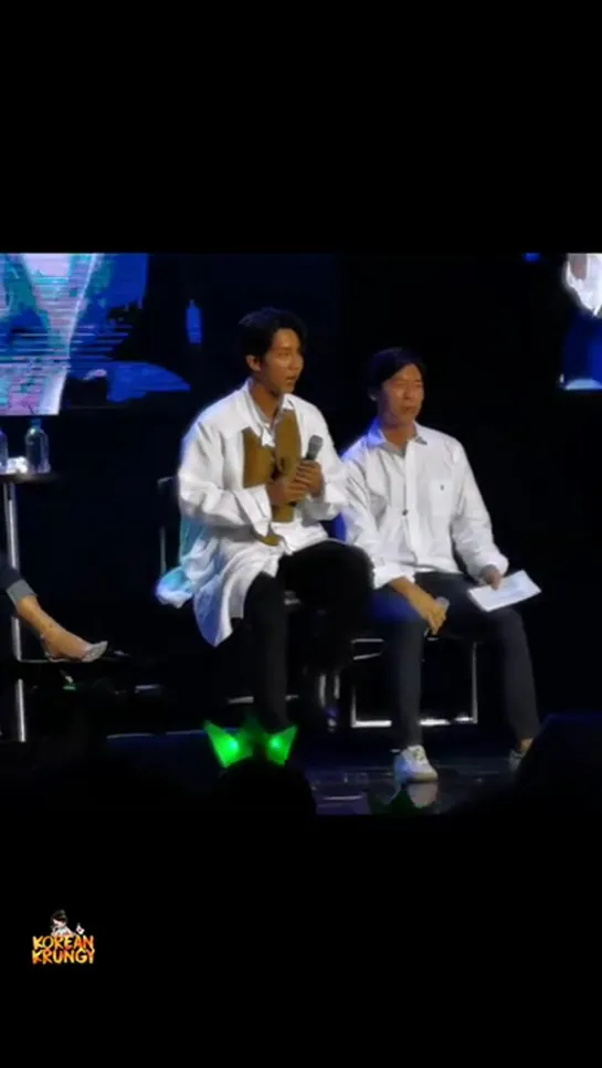 [20191012] LEE SEUNG GI 이승기 DANCES SNIPPETS OF TT AND HONEY (JYP) _ VAGABOND VOYAGE IN MANILA [cJcnhQCbg0Y]