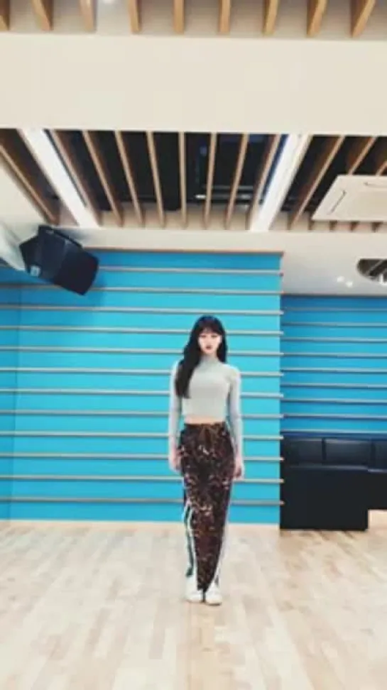 TWICE MOMO "YES or YES" Dance Video