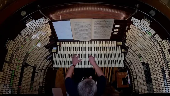 Spooktacular  music on the largest pipe organ in the world!