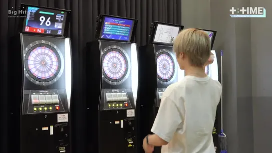 [T:TIME] Who's the winner of the dart game - TXT (투모로우바이투게더)