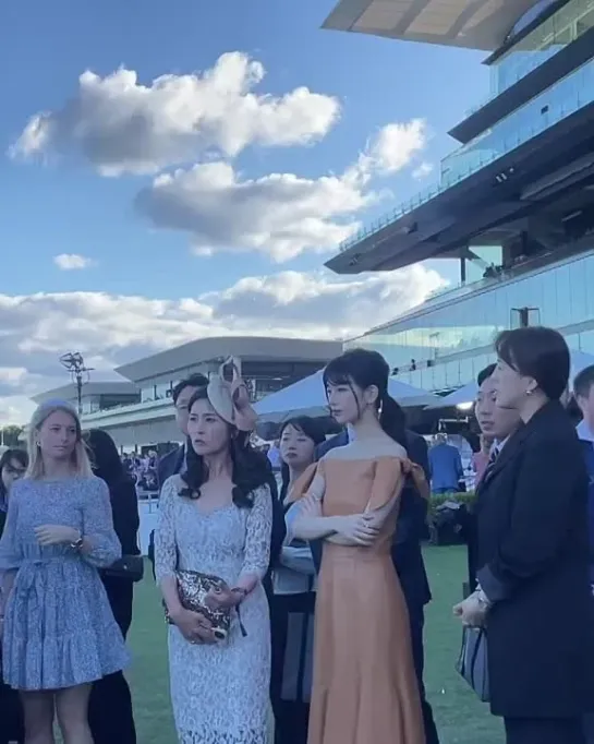 [08.04.23] Сюзи| Suzy  at Royal Randwick for longines fancam