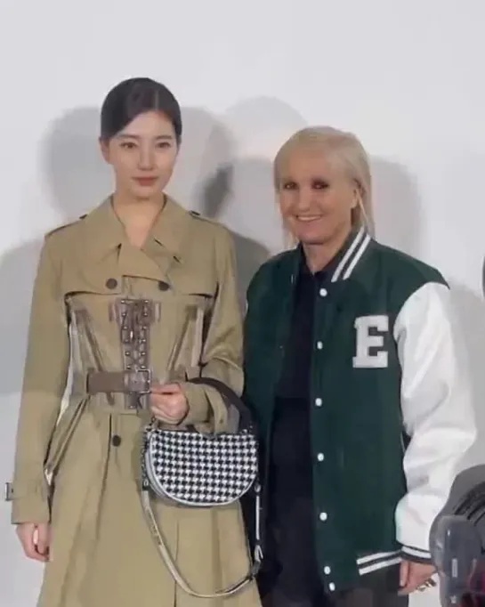 220430 SUZY | Vogue Korea update from Dior Fashion Show on Seoul.