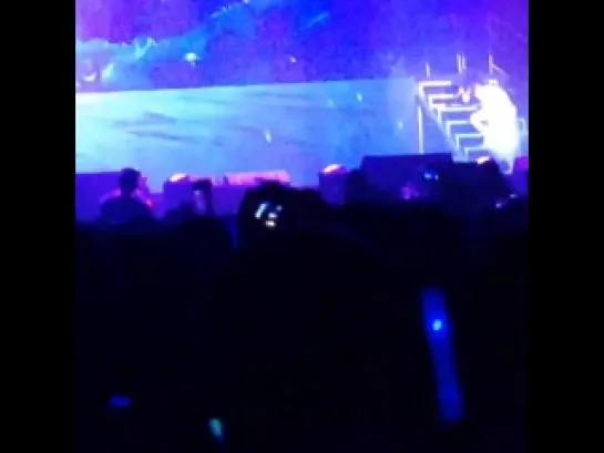 fancam 140412 | Fans Party in Beijing | Let it go | Suzy fell down