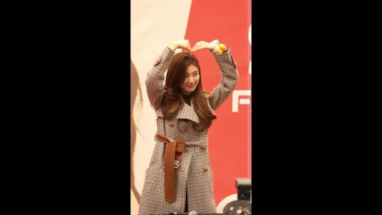 04.02.18  Фансайн 수지(Suzy) в торговом центре COEX