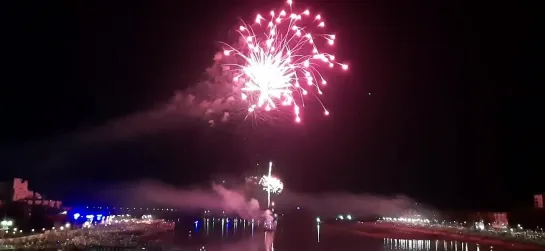 Салют в честь Дня города в Великом Новгороде.