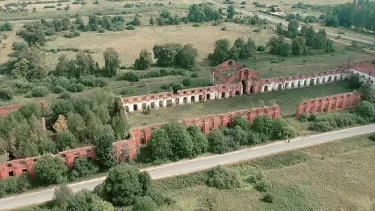 Волхов и Аракчеевские казармы