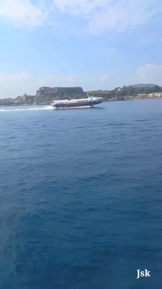 1 of the FASTEST Ferry 😯 Flying Dolphin Hydrofoil #short #hydrofoil #ferryservice #ferry