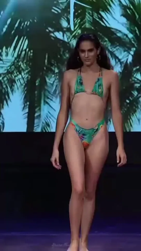 Bellatrix - Great Beyond (Britti & Disconect & DX Remix) Trance Music (Vertical Video Sexy Girls Fashion Show)