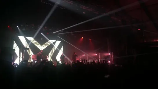 Bring Me The Horizon - Antivist (Live in Singapore)