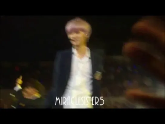 [FANCAM] 130825 EXO-M LUHAN WAVING AT KCON2013