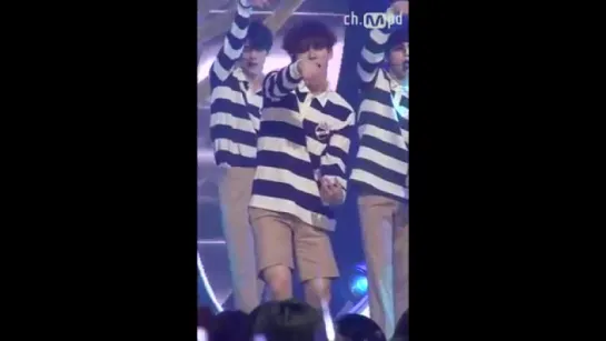 [MPD직캠] 엑소 첸 직캠 LOVE ME RIGHT EXO Chen fancam Mnet MCOUNTDOWN 150618