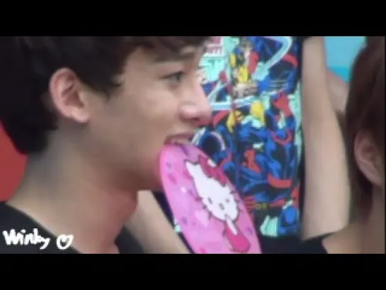 [FANCAM] 120626 EXO-M Sunshine Chen focus HELLO KITTY FANBOY♥