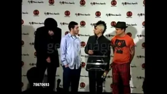 RHCP interview at VH1 Music Awards in 2000