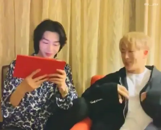 [VK][190811] Wonho joking around @ VLIVE